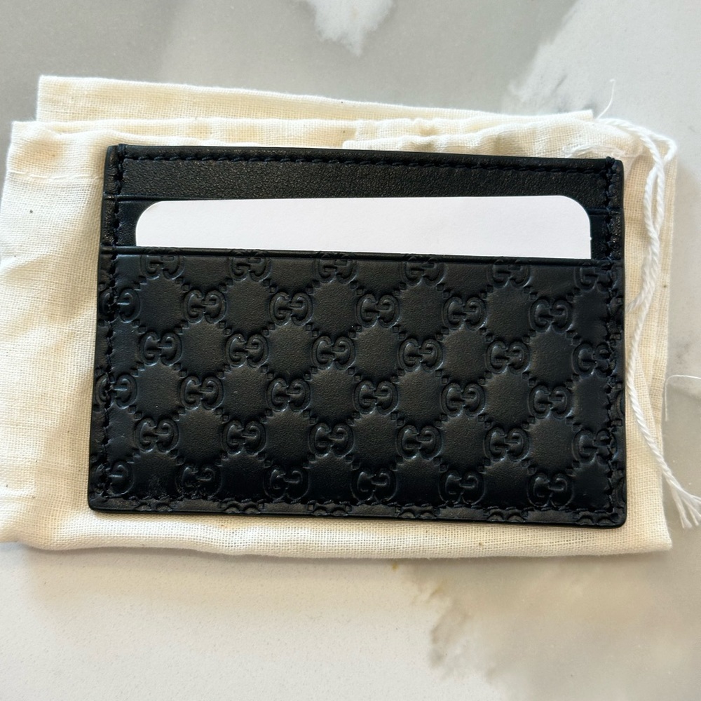 Authentic New without tag micro Guccisimma 5 slot Gucci card holder black
